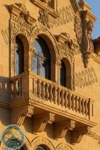 ترابزين أو سور بلكونة مصنوع من برامق الحجر الهاشمي الأصفر