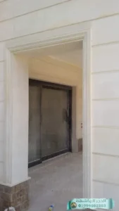 واجهة فيلا فاخرة بحجر أبيض وحجر أبيض قزازي