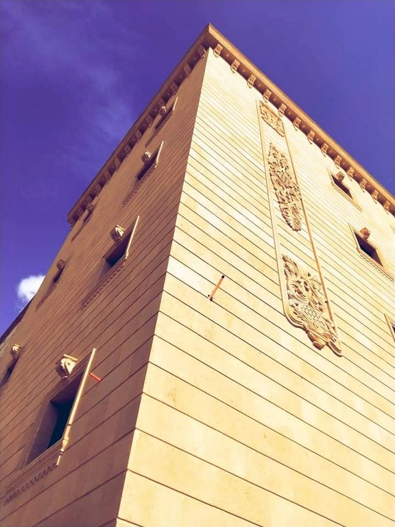 واجهة هيصم العاشر