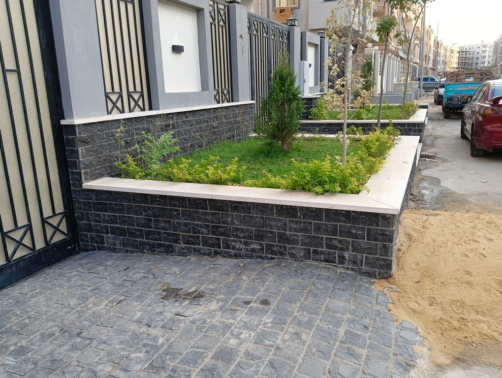 أحواض زرع بازلت للاندسكيب