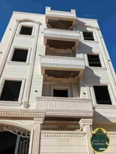 تشطيب واجهة فيلا راقية في مدينة الشروق باستخدام الحجر الهاشمي الأبيض القزازي النقي، تنفيذ شركة الحجر الهاشمه.