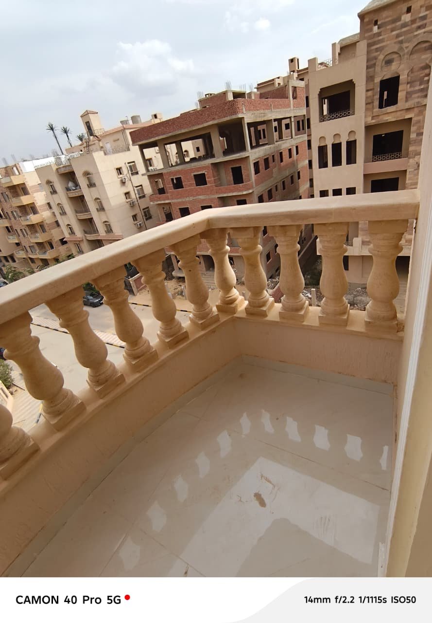طرابزين برامق شقة سكنية حجر كريمي مع طبانة 7 سم